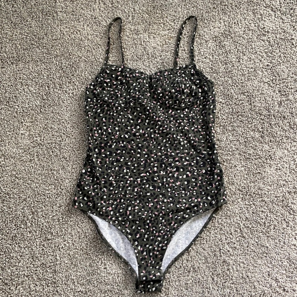 Wild fable leopard body suit size small